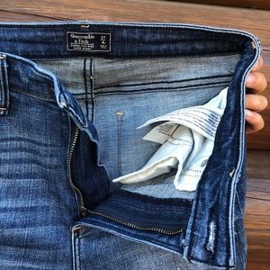 NEW**** ABERCROMBIE HIGH WAISTED SKINNY JEANS